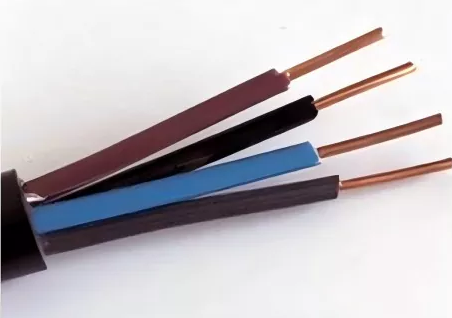 วัสดุฉนวนที่ใช้ในสายควบคุมที่หุ้มด้วยพลาสติกมีอะไรบ้าง?